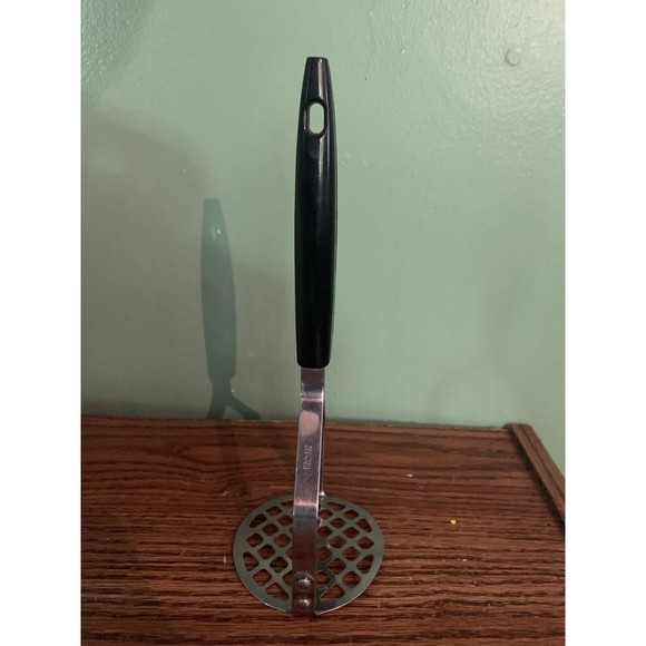 POTATO MASHER HOUSEHOLD USA VINTAGE MASHED UTENSIL STAINLESS STEEL PLASTIC. - Picture 2 of 4